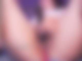 LauRoberts's Live Sex Cam Show