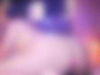 Live cam show with LauRoberts - Blowjob on TeamSkeetLive