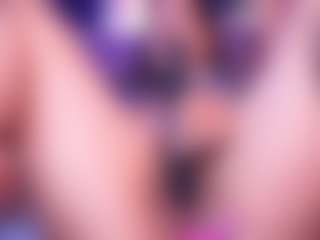 LauRoberts's Live Sex Cam Show