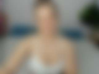 Live cam show with Mariellie - Freaky on infinitiblacc.com