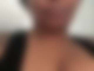TattedBarbie444 MILF webcam performer live streaming