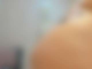 Live cam show with DestinySins - Curvy MILF on Gym Cam Girls