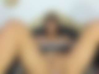 slavezoe MILF webcam performer live streaming