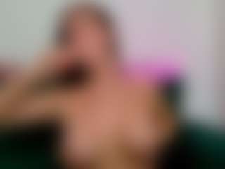Live cam show with MollyMosley - Ahegao on madthumbs