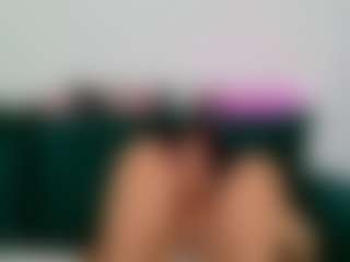 Live cam show with MollyMosley - Living Room on Dolls Live