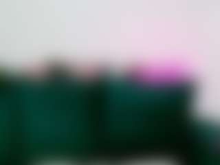 Live cam show with MollyMosley - Shaved Pussy on madthumbs