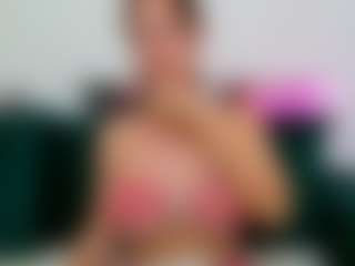 Live cam show with MollyMosley - Athletic on justonemore.cc
