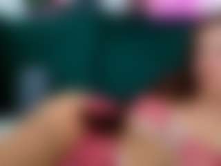 Live cam show with MollyMosley - Living Room on justonemore.cc