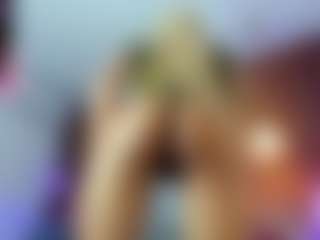 Live cam show with Ariann - Tiny Tits on Hubzter Live