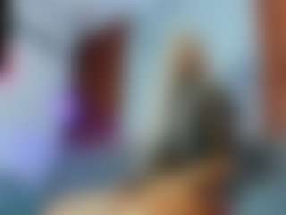 Live cam show with Ariann - Lean on CamSextacy