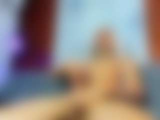 Live cam show with Ariann - Tiny Tits on liverealitysex.com