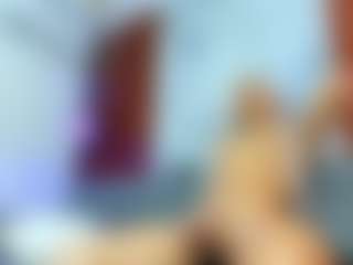 Live cam show with Ariann - Lean on camwithhim.com