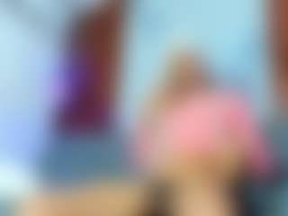 Live cam show with Ariann - Smoking on pussylord.com