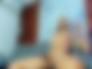 Live cam show with Ariann - Anal Toys on Camsoda