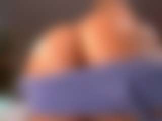Live cam show with Cindy Luv - Dildo Or Vibrator on livesuperchat.net