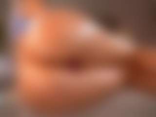 Live cam show with Cindy Luv - Brown Eyes Blonde Hair on Camsoda
