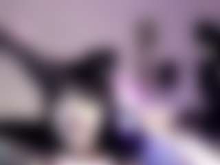 Live cam show with Iveystrigoi - Blue Eyes on live18s.com