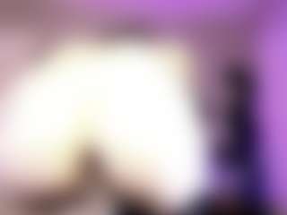 Live cam show with Iveystrigoi - Blue Eyes on Stripli.com
