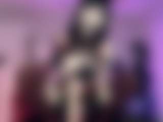 Iveystrigoi's Live Sex Cam Show