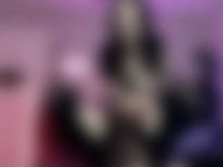 Iveystrigoi's Live Sex Cam Show