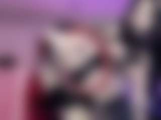 Iveystrigoi's Live Sex Cam Show