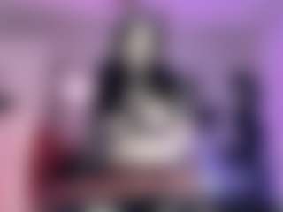 Iveystrigoi's Live Sex Cam Show