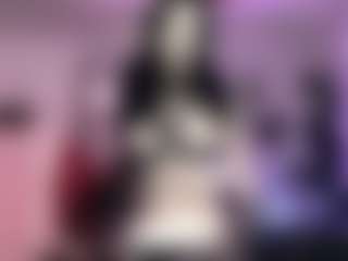 Iveystrigoi's Live Sex Cam Show