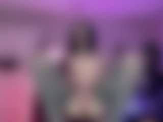 Iveystrigoi's Live Sex Cam Show