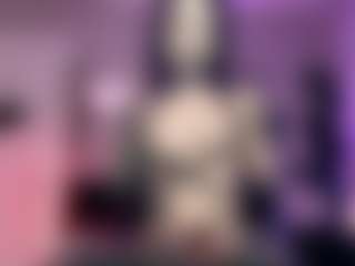 Live cam show with Iveystrigoi - Athletic on CamClone
