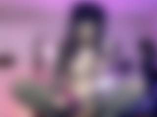 Iveystrigoi's Live Sex Cam Show