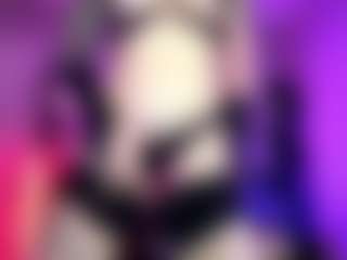 Iveystrigoi's Live Sex Cam Show