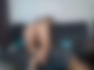 Live cam show with Lucy - Squirt on SpunkLive