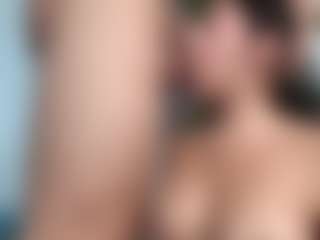 Live cam show with Lucy - Skinny on CamClone