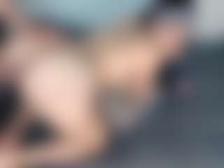 Live cam show with Lucy - Full Nudity on madthumbs