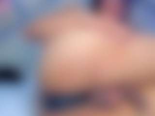 Live cam show with camiRouxx - Big Balls on sexylive.show
