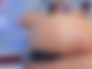 Live cam show with camiRouxx - Average on SpankPalCams
