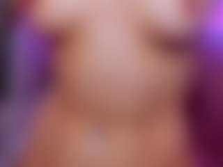 Live cam show with Carry-Star - Athletic on xxxlivecams.org