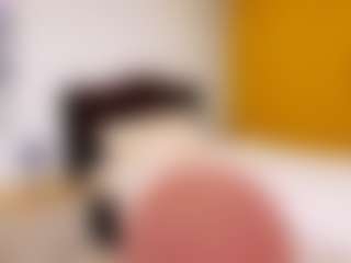 Live cam show with Carry-Star - Brown Eyes on TeamSkeetLive