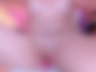 Live cam show with Chriisty-turlington - Student on Uber Horny