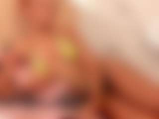 Cosmic-brunette's Live Sex Cam Show