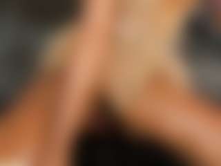 Cosmic-brunette's Live Sex Cam Show