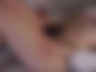 Live cam show with EleneEves - Striptease Asian on Camsoda