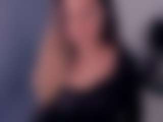 Live cam show with GIGISTEPHANS - Blonde Hair Petite on Adult Interactions