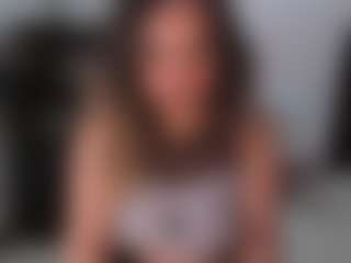 Live cam show with GIGISTEPHANS - Blonde Hair on milfzrlive.com