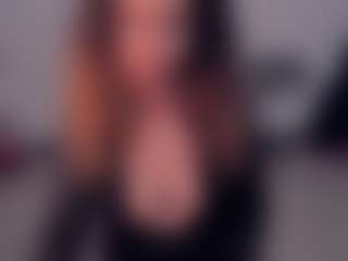Live cam show with GIGISTEPHANS - Body Massage on CamClone