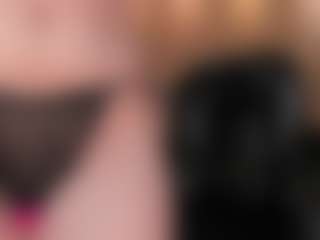 Live cam show with MiaLaurence - Cum On Pussy on testsause.com