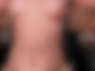 MiaLaurence's Live Sex Cam Show