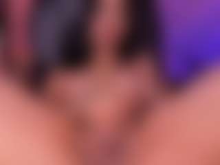 MiaLaurence's Live Sex Cam Show