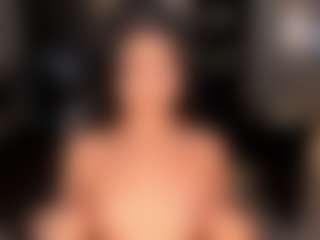 Live cam show with MiaLaurence - Nipple Piercings on livesexfox.com
