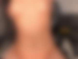 MiaLaurence's Live Sex Cam Show